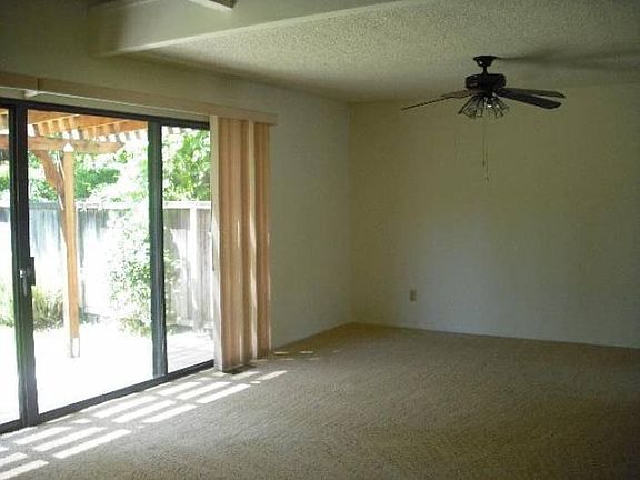4th image of 359 Las Casitas Ct