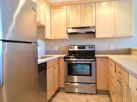 2nd image of 214 W McGraw St APT 203