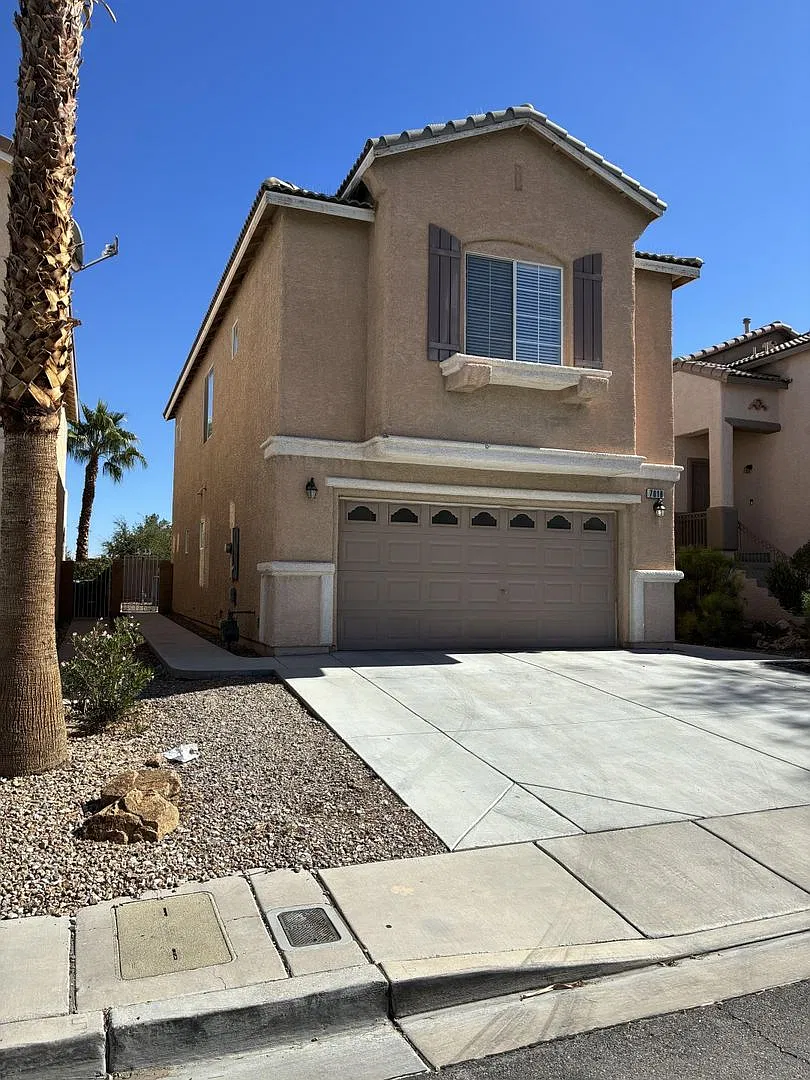 Unique Split-Level Home That You'd Like to See! — Photo 2