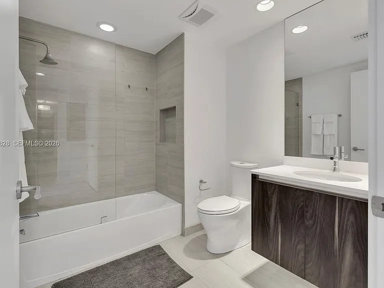 1180 N Federal Hwy #1009 — Photo 30