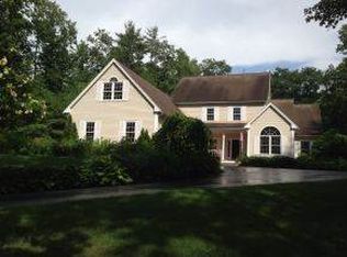 27 Nartoff Rd, Hollis, NH 03049