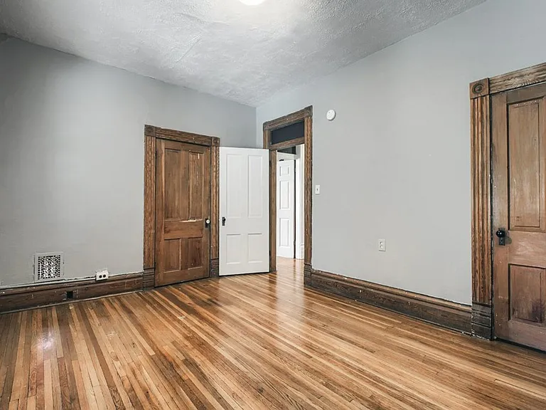 Dennison Ave 892-894 MLR — Photo 16