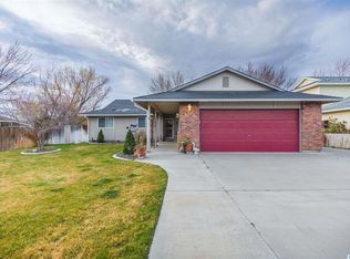 5211 Blue Jay Ln, West Richland, WA