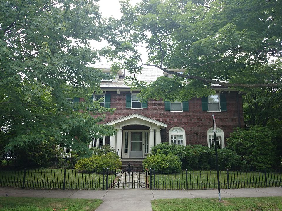 2nd image of 84 Crowninshield Rd