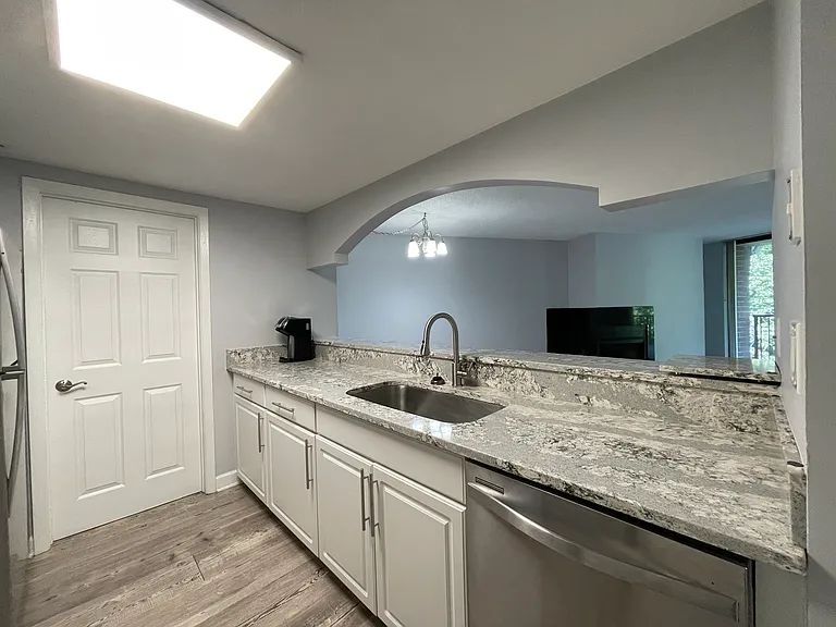 509 Aurora Ave #506 — Photo 10