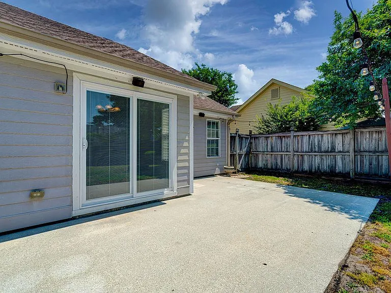305 Hixon Pl — Photo 12
