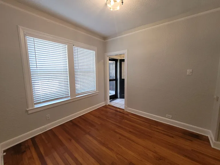 703 W French Pl — Photo 10