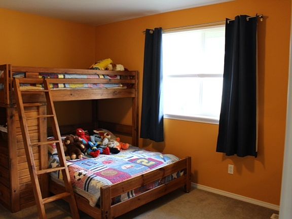 5th image of 9201 Vancouver Dr NE