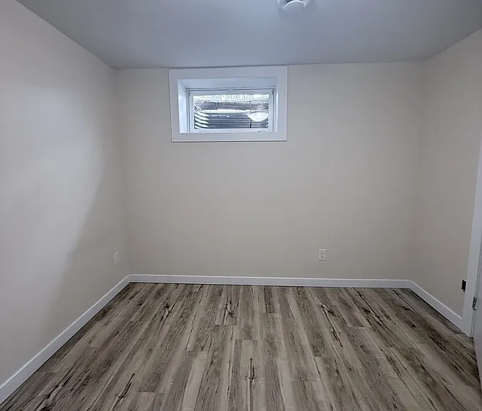 542 Fisher Cres — Photo 5