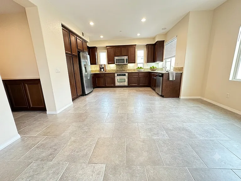 2233 Capistrano Way #13 — Photo 7