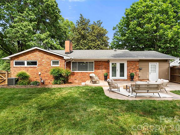 3rd image of 748 Stanfield Dr