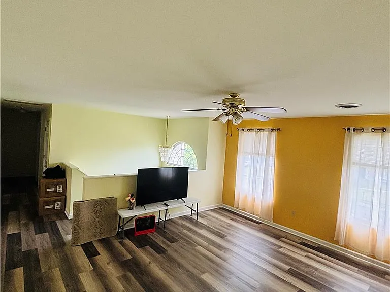 2802 Northampton St — Photo 3