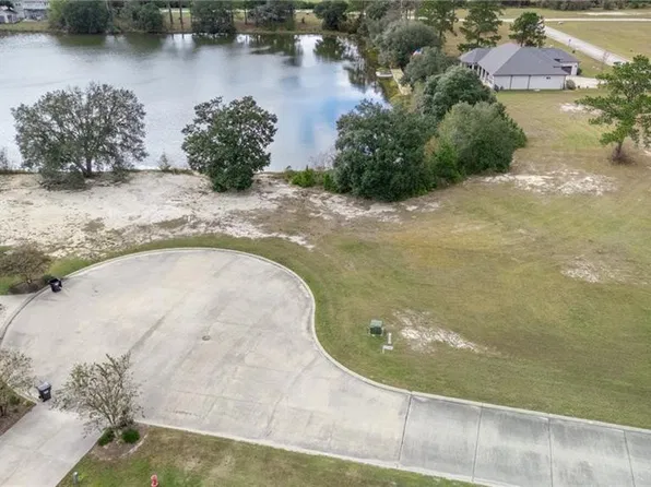 705 Northlake Dr, Covington, LA 70435