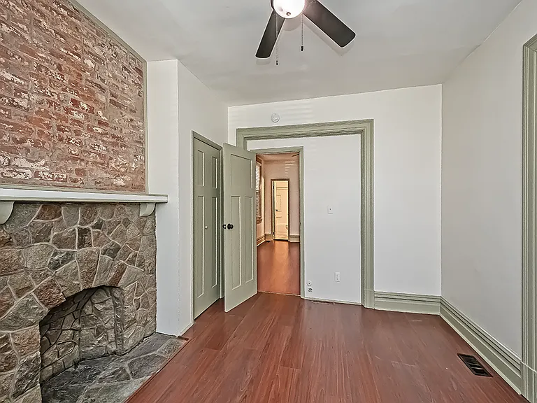1136 N Euclid Ave #1 — Photo 8
