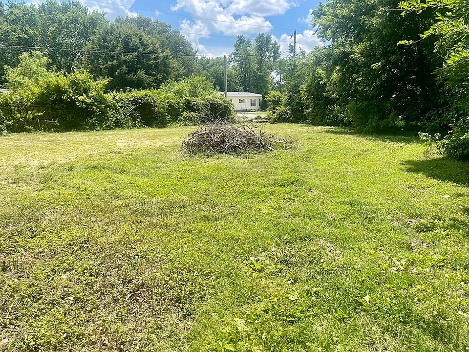 2nd image of 270 Oak Dr