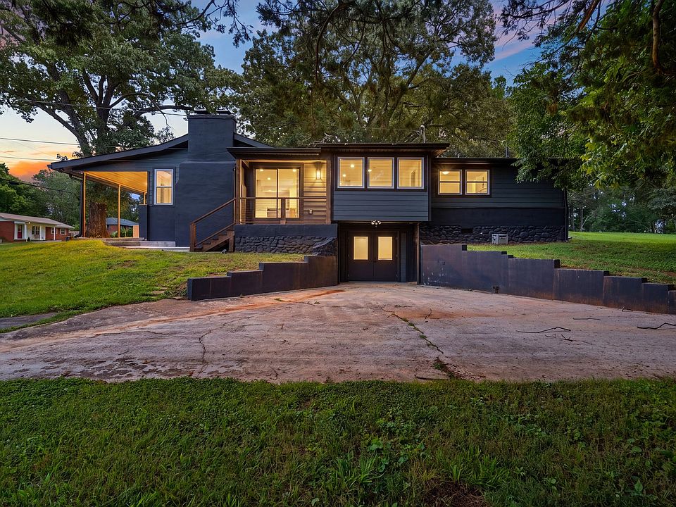 1st image of 102 Oak Park