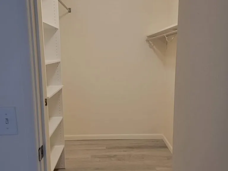 University Park Apartments near Cornell University — Photo 464