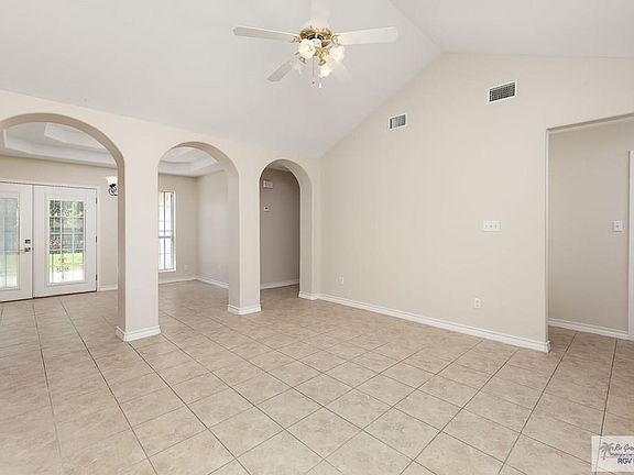 3rd image of 9537 Kingbird Dr