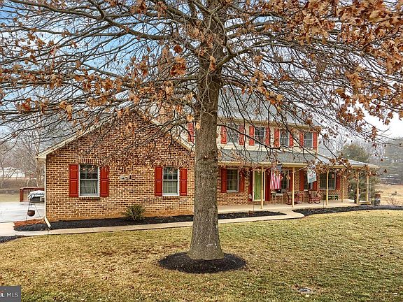 3rd image of 1854 W Lisburn Rd