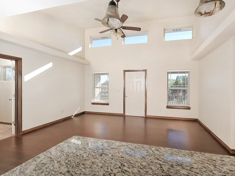 115 E St — Photo 15