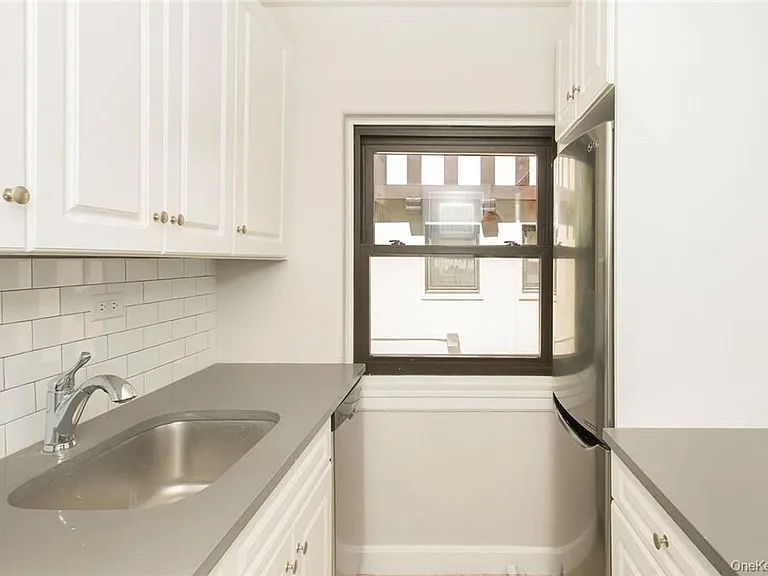 64 Kensington Rd #2D — Photo 5