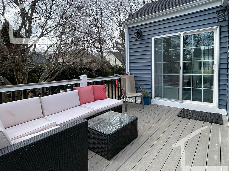 181 Christina St — Photo 23