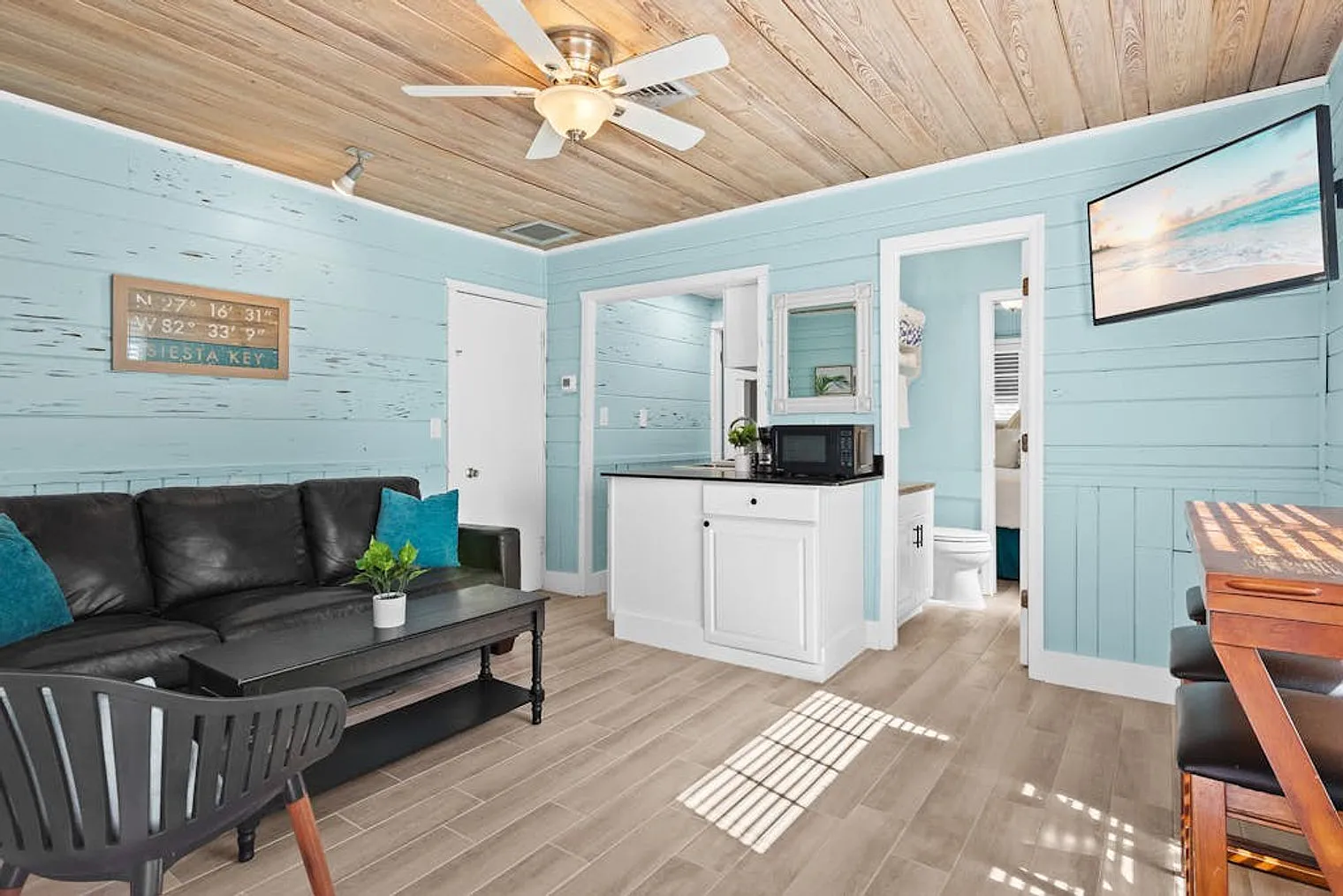 1 bed, 1.0 bath, 333 sqft, $3,137 — Photo 1