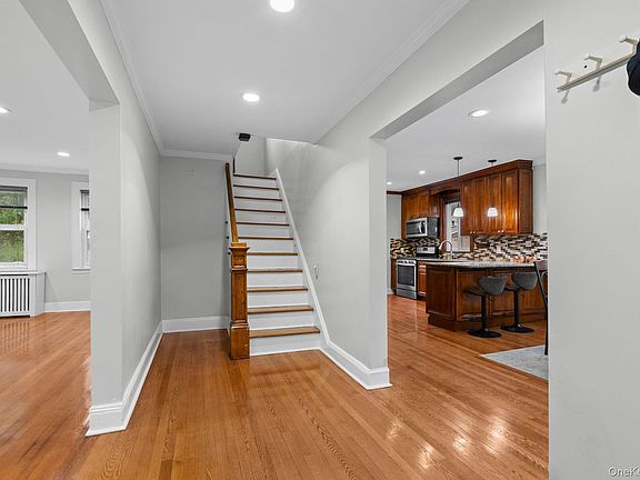 3rd image of 24 Wesley Avenue
