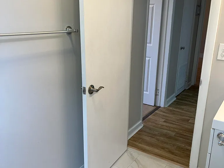 511 W Palm St — Photo 10