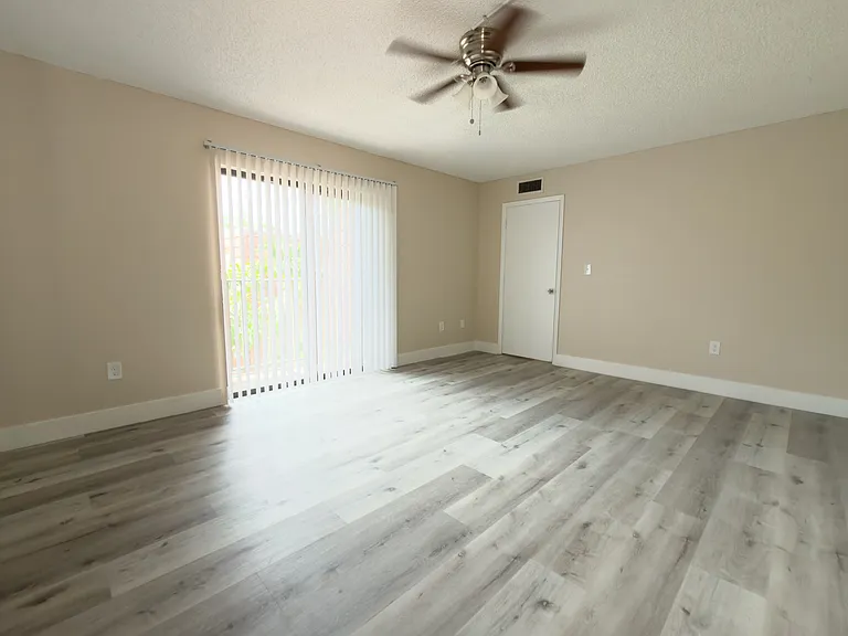 5222 Cedarbend Dr #4 — Photo 15