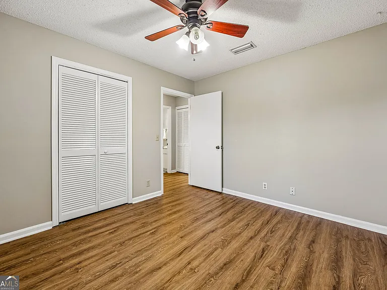 132 Woodvalley Dr — Photo 39