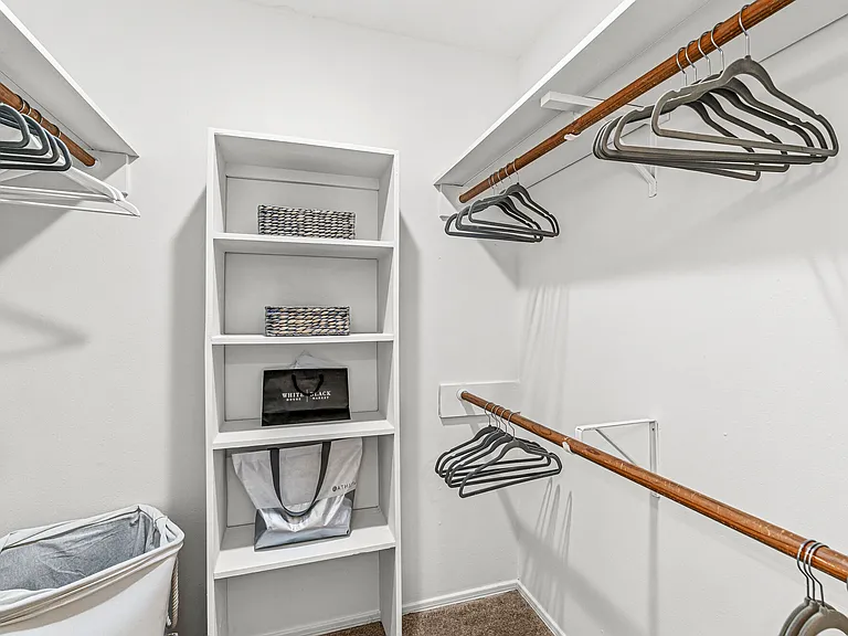 Enclave at Eagle Creek Apartments — Photo 18