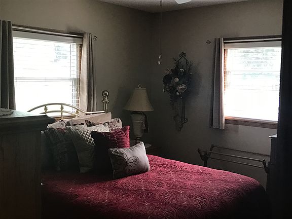 4th image of 2230 Evergreen Dr
