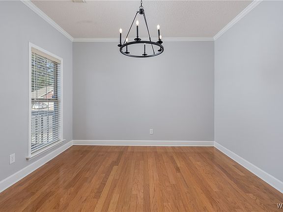 5th image of 232 Murphy Place Dr