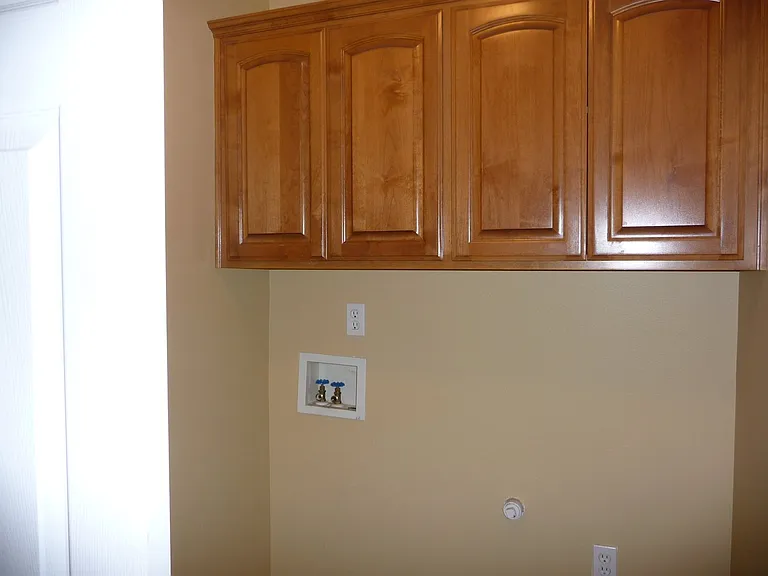 2053 W Park Ct NW — Photo 18