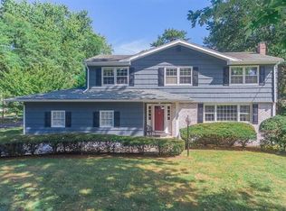 328 Bohny Dr, Wyckoff, NJ 07481