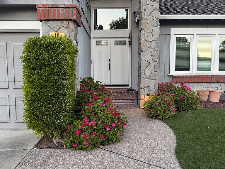 10 Windsor Ct — Photo 2