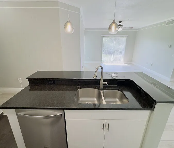 11530 Villa Grand #1115 — Photo 12