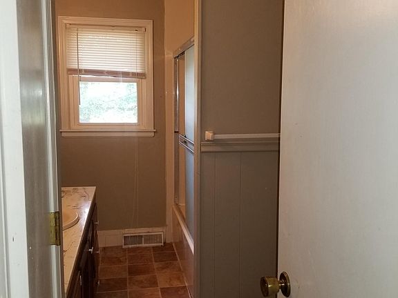 5th image of 7509 E 118th St