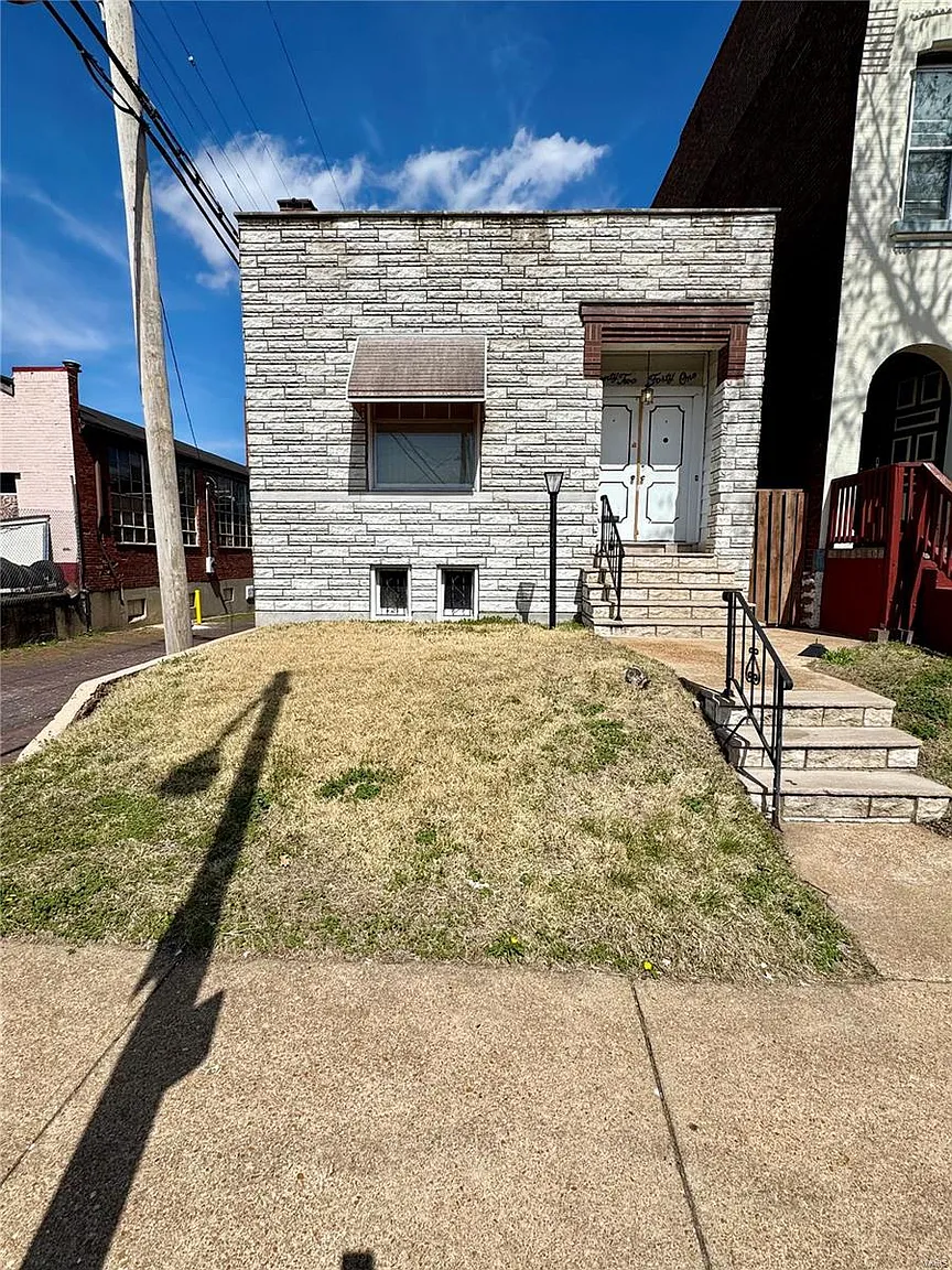 2241 Keokuk St photo 1