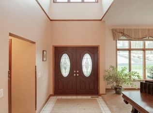 16256 Terracewood Dr, Eden Prairie, MN 55346