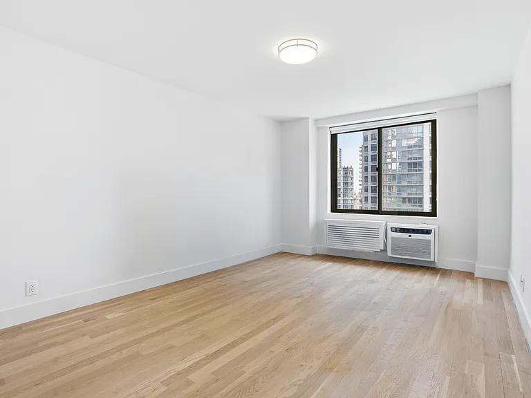 788 Columbus Ave #8JK — Photo 9