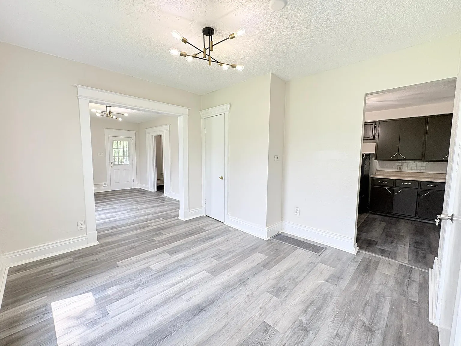 4 bed, 1267 sqft, $1,199 — Photo 3