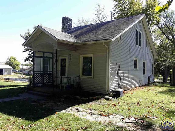 2nd image of 402 S Cedar St