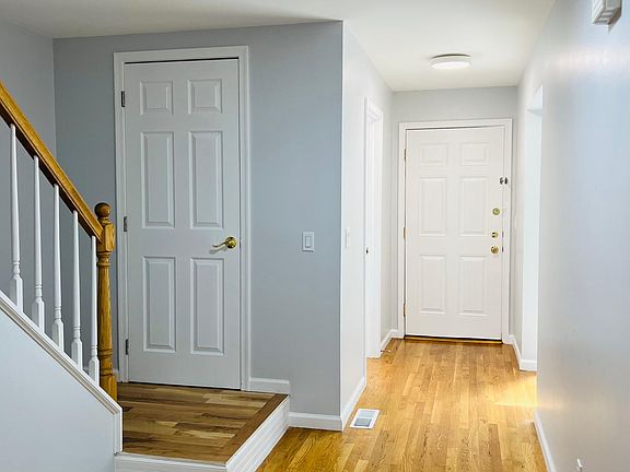 2nd image of 115 Lewis St #B
