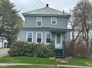 17 Pine St, East Millinocket, ME 04430