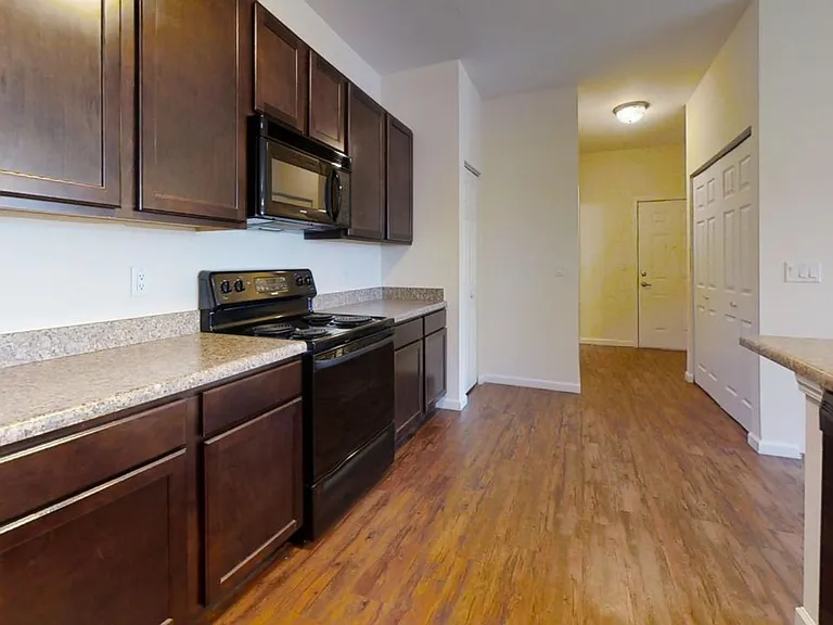 Windsor West | Specials Available — Photo 48