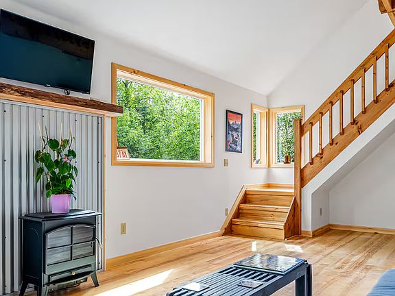 3rd image of 33749 Wolf Trail Ln