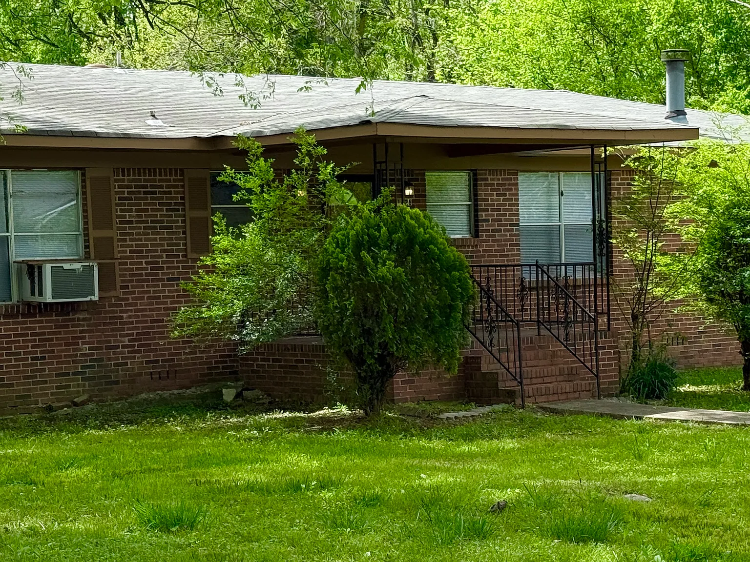 3 bed, 2065 sqft, $1,450 — Photo 1
