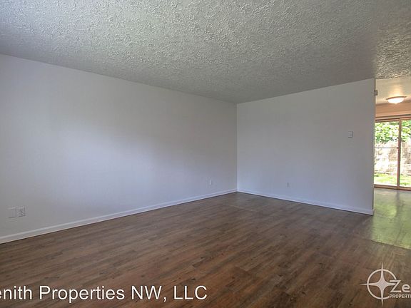 3rd image of 2456 Rossiter Ln